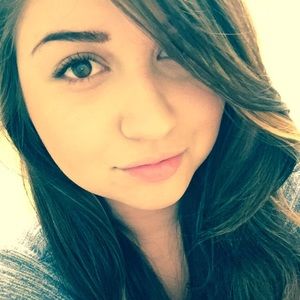 Meet your Posher, Aliza