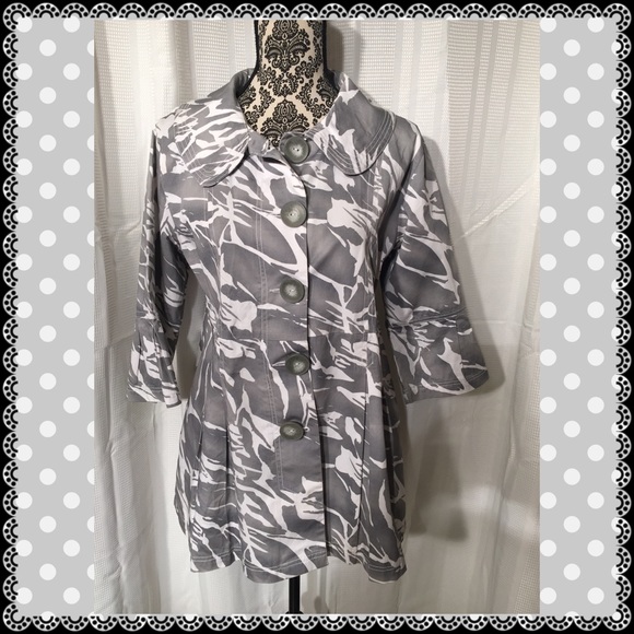 Jackets & Blazers - Lovely gray and white jacket!