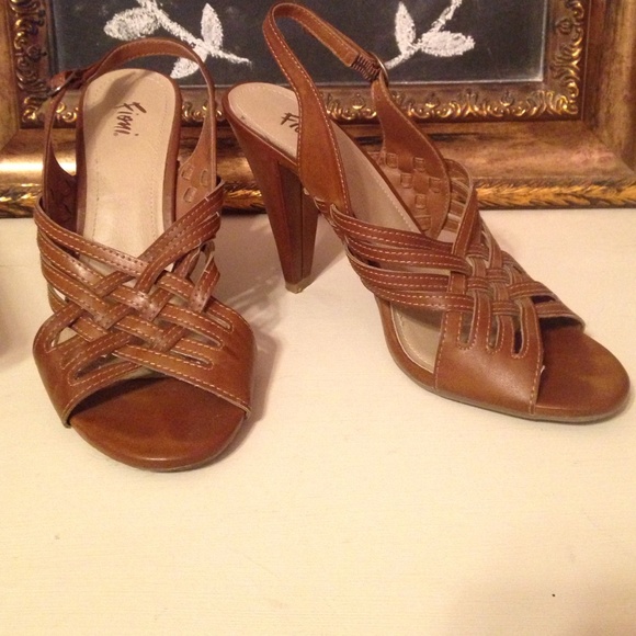 Strappy Sandal - Picture 2 of 4