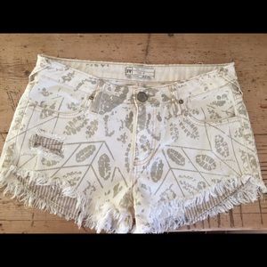 Free people, white patterned shorts, size 27.