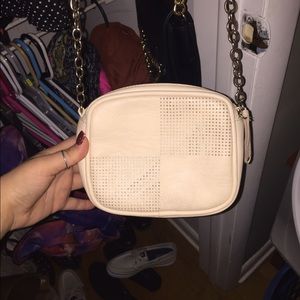 Double pocketed cross body