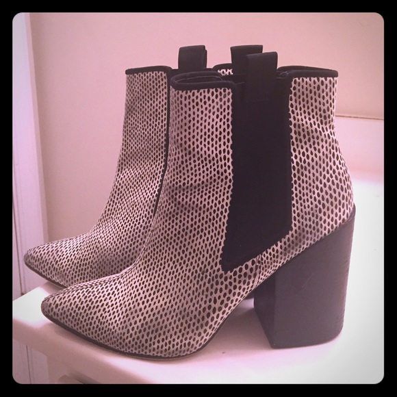 Black-White Monochrome Pointed Toe Boot