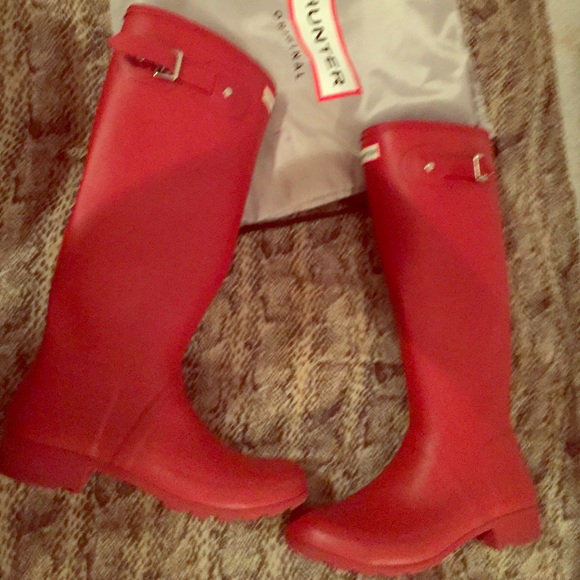 Red Hunter Rainboots FOLDABLE with bag!