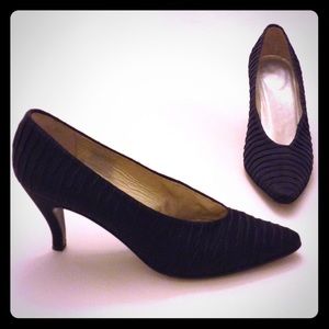 🍭Sweet Deals 3/$21🍭Vintage Petra Black Heels