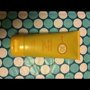 It's a 10 five minute hair repair for blondes.