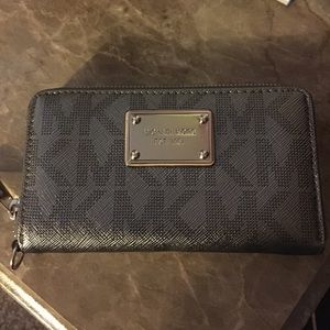 Michael Kors wristlet