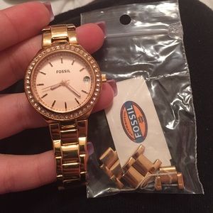 Final drop! Rose gold fossil watch! 😍lowest