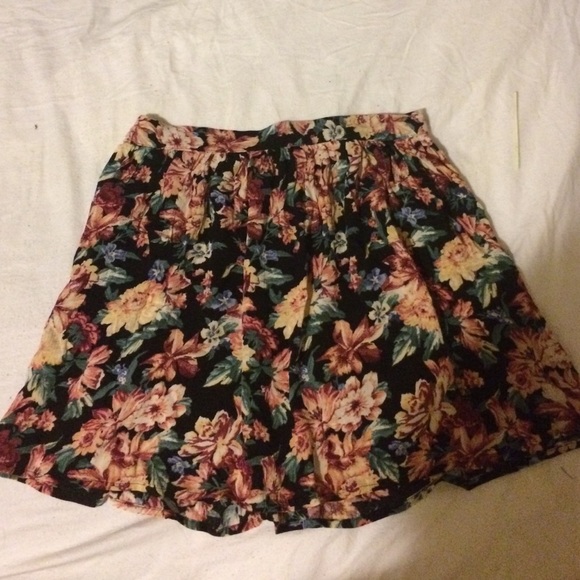 NWOT Forever 21 Floral Print Skirt