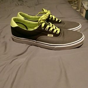 Men's size 12 vana