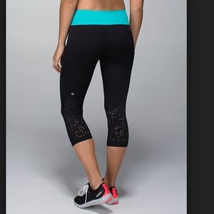 Lululemon Water Bound Crop Size 4