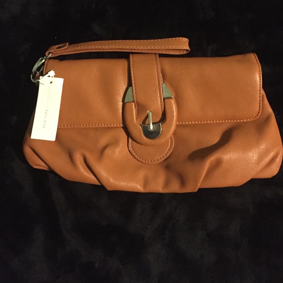 New York and company wristlet