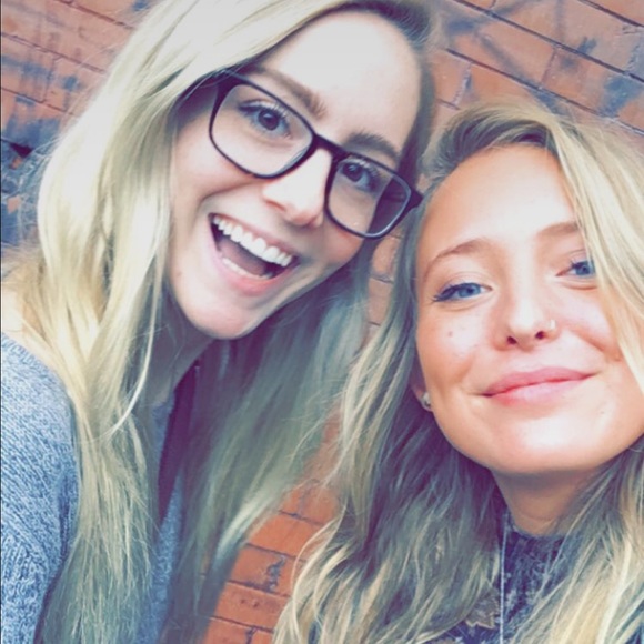 Meet your Posher, Anna - Picture 2 of 3