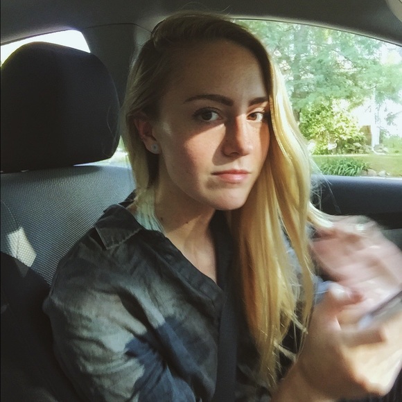 Meet your Posher, Anna - Picture 3 of 3