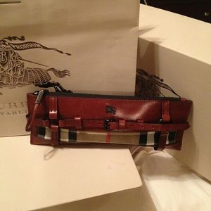 Burberry clutch