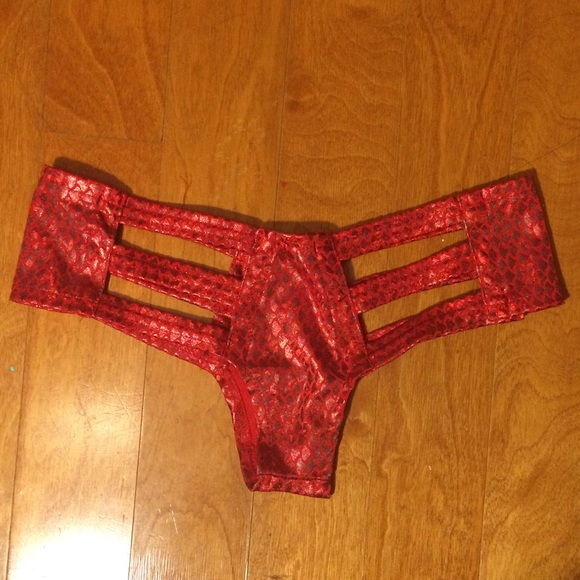 Ⓜ️SOLDⓂ️❤️Red Mermaid Scale Rave Cut Outs❤️ - Picture 2 of 2