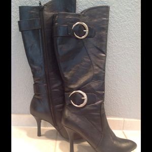 TALL LEATHER BLACK BOOTS