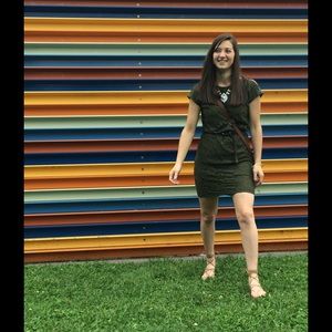 Meet your Posher, Dee