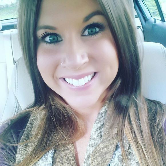 I’m Jenn ! Welcome to my closet ! - Picture 3 of 3