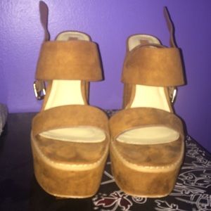 Brown platform heel , forever 21 heels