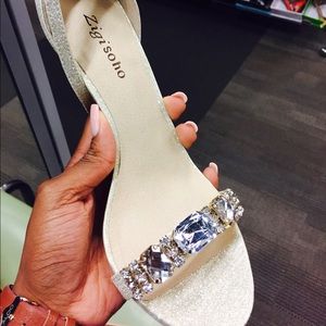 Meet your Posher, Chika