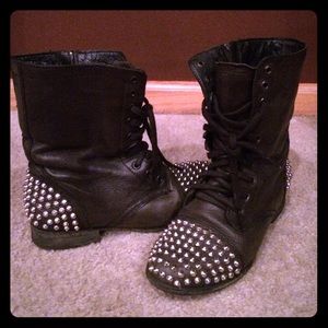 STEVE MADDEN STUDDED COMBAT BOOTS