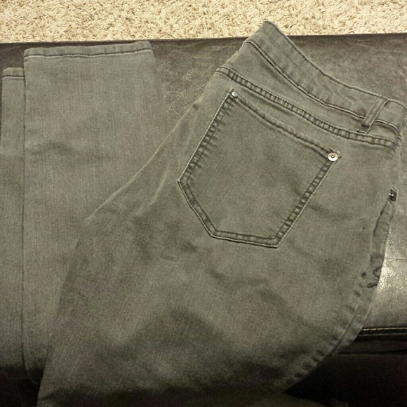 Grey/black skinny jeans!