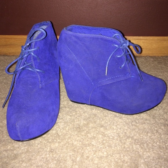 BLUE WEDGE BOOTIES