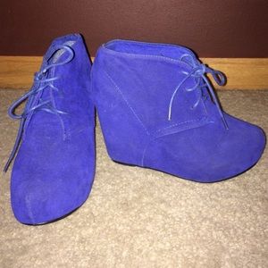 BLUE WEDGE BOOTIES