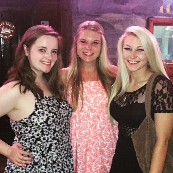 Meet your Posher, Aryn - Picture 1 of 1