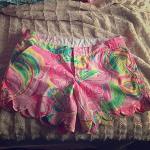 Lilly Pulitzer size 4 buttercup shorts.