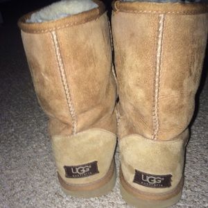 Classic UGG Chestnut Boot