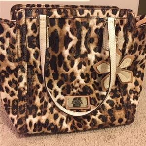 REDUCED. Must Go! LIMITED EDITION Guess Purse!