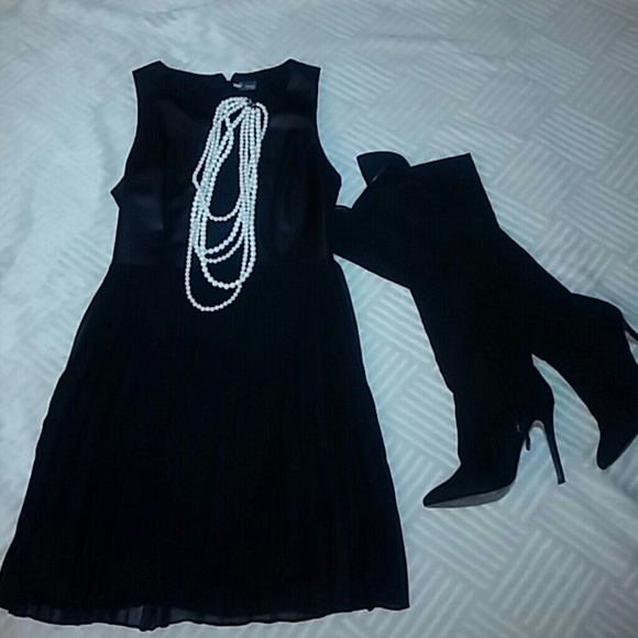 Urban Outfitters ✨Sparkle and Fade✨ - Picture 3 of 4