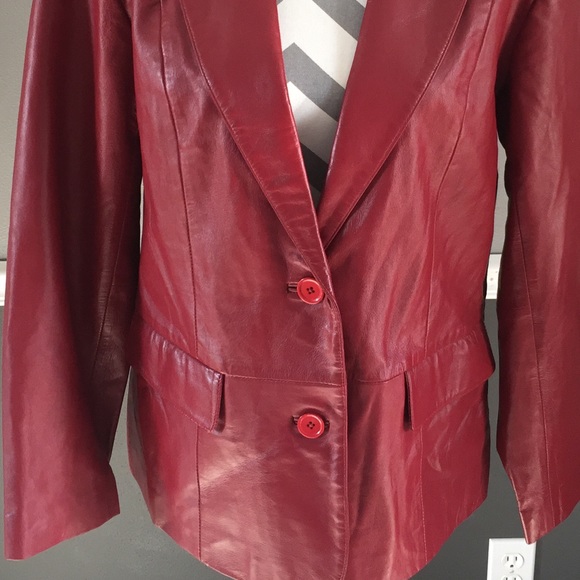 Red jacket - Picture 3 of 4