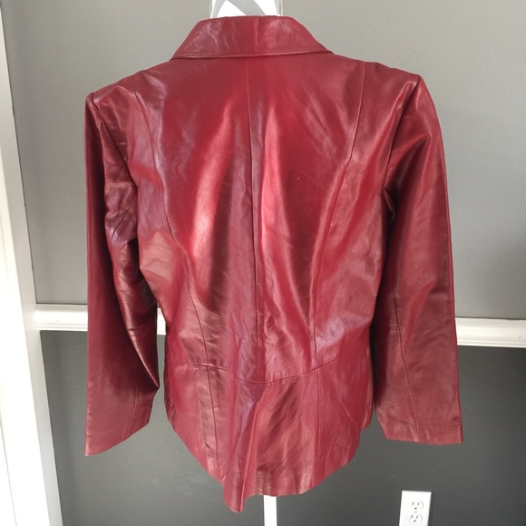 Red jacket - Picture 2 of 4
