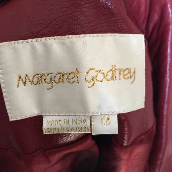 Red jacket - Picture 4 of 4