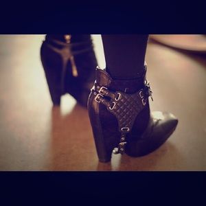 Sam Edelman - Zoe - Black Suede Bootie