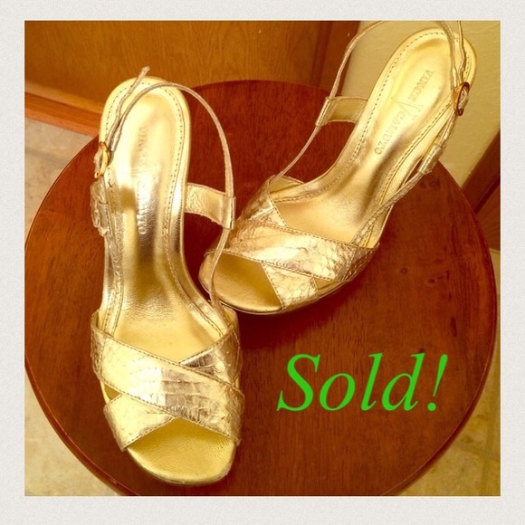 Faaaabulous Vince Camuto wood heeled platforms! - Picture 1 of 4