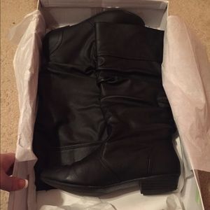 Steve Madden Black Boots !