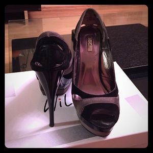 ‼️FINAL SALE ‼️Wild Pair Barry 95-BLKSU