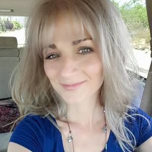 Meet your Posher, Dana