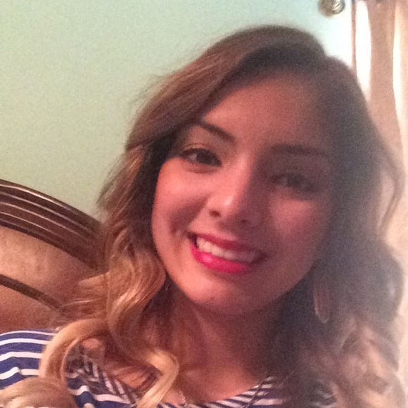 Meet your Posher, Itzel - Picture 1 of 1