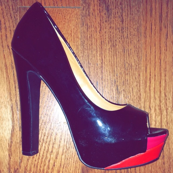 Heels - Picture 2 of 4