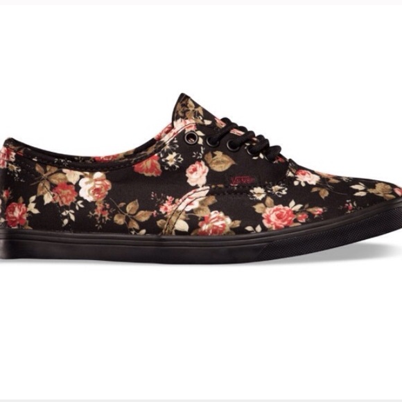 vans authentic lo pro black floral