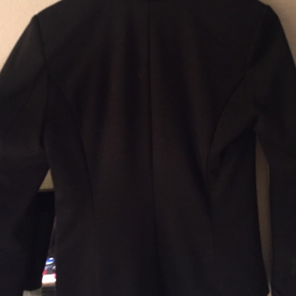 Blazer - Picture 4 of 4