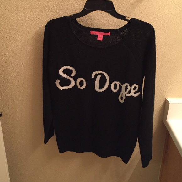 Sweater...never worn! - Picture 1 of 1