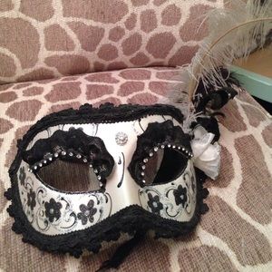 Masquerade mask