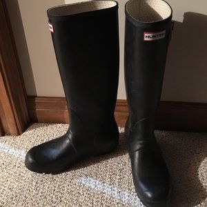 Black matte HUNTER boots