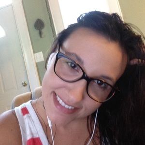 Meet your Posher, Desiree