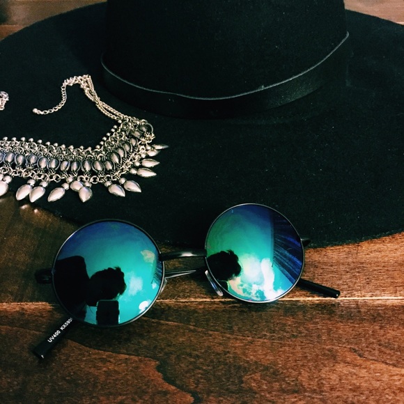 Round Blue/green Sunglasses